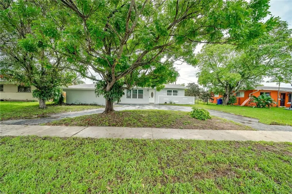 721 SW 68th Terrace Pembroke Pines FL 33023