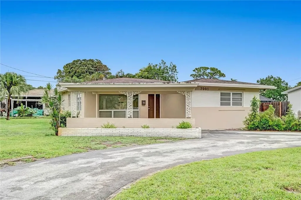 7001 SW 14th Street Pembroke Pines FL 33023