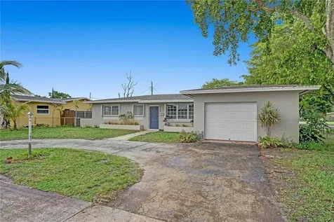 7040 SW 8th Street Pembroke Pines FL 33023