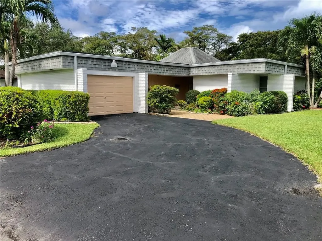 4809 Banyan Lane Tamarac FL 33319