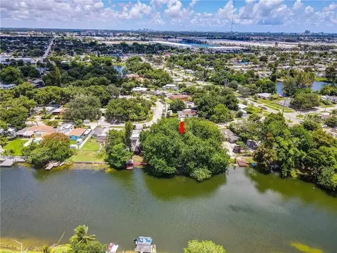4030 SW 33rd Street West Park FL 33023