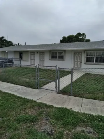 5801 Garfield Street Hollywood FL 33021