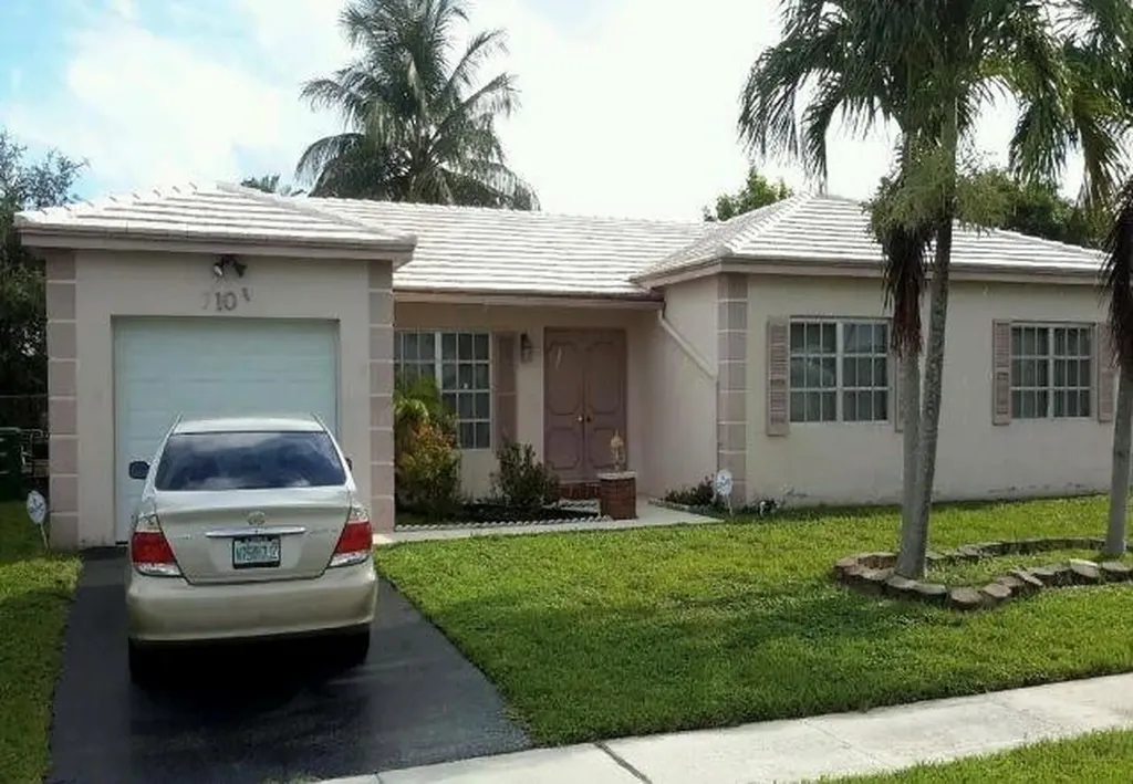 7107 NW 83rd Street Tamarac FL 33321