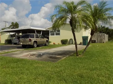 185 SE 28th Court Boynton Beach FL 33435