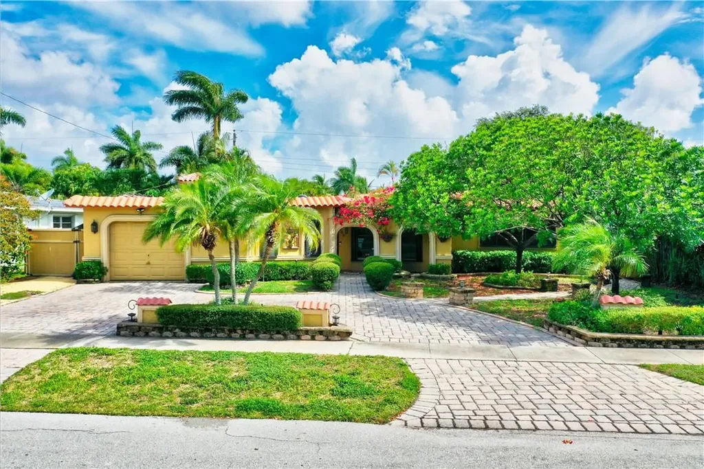249 SW 14th Court Pompano Beach FL 33060
