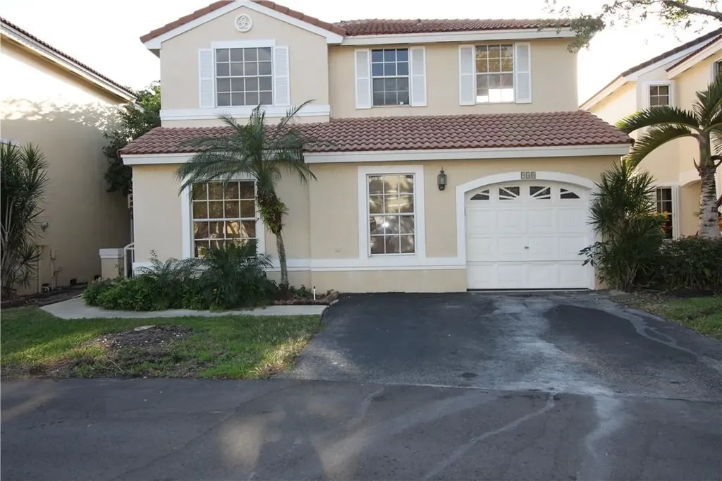 948 Jade Court Weston FL 33326