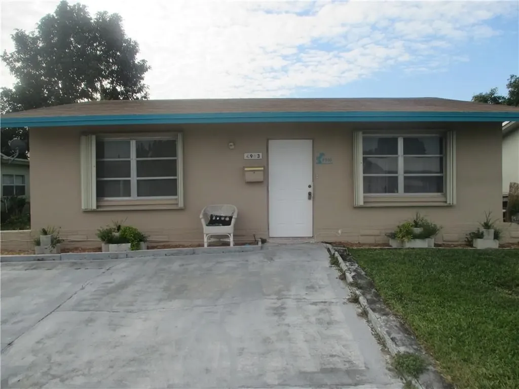 4903 NW 44th Terrace Tamarac FL 33319