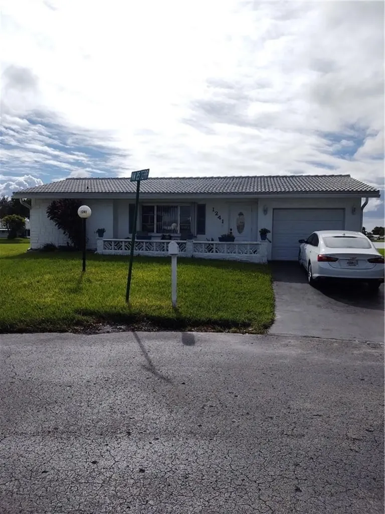 1241 NW 85th Terrace Plantation FL 33322