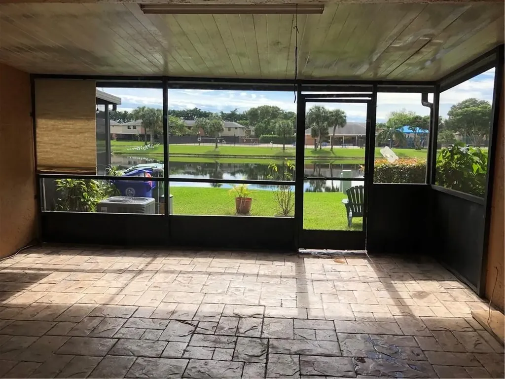 10560 NW 6th Street Pembroke Pines FL 33026