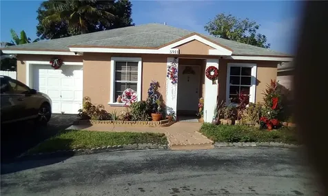 5911 Woodland Point Place Tamarac FL 33319
