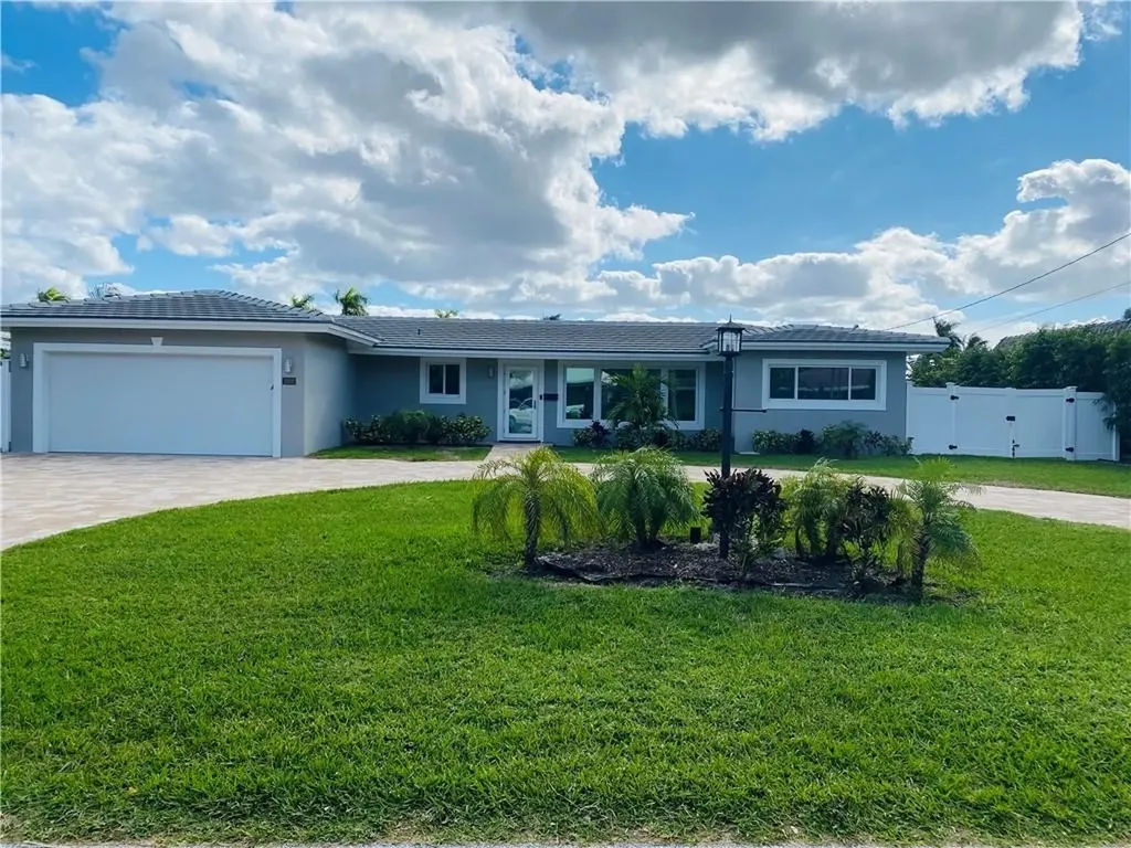2300 SE 8th Court Pompano Beach FL 33062