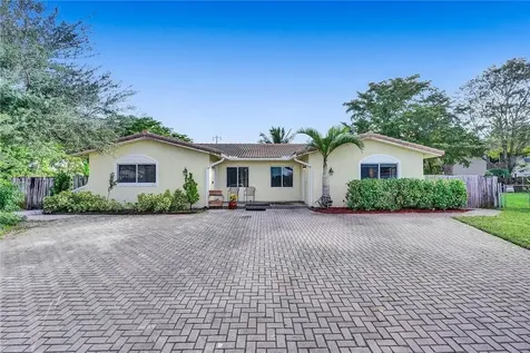 8362 NW 23rd Manor Coral Springs FL 33065