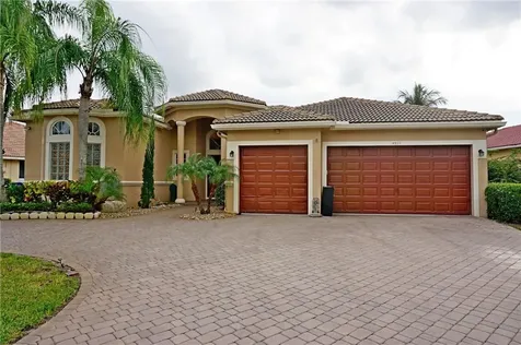 4911 Kensington Circle Coral Springs FL 33076