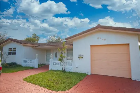 6740 SW 9th Street Pembroke Pines FL 33023