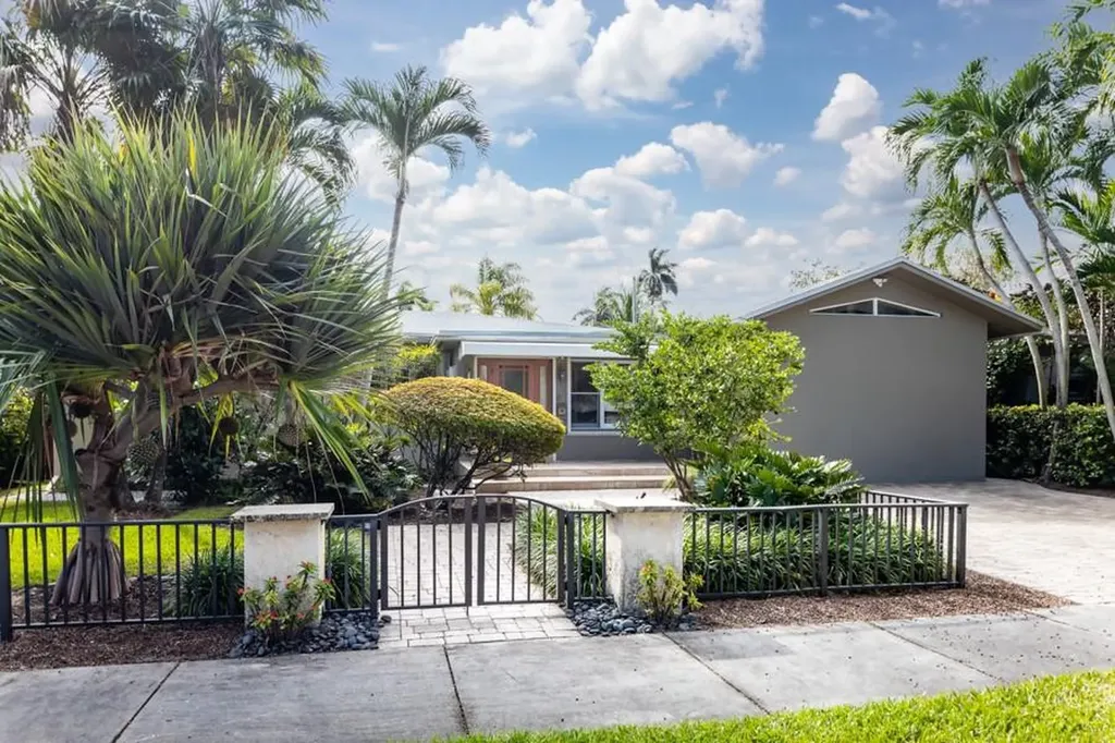 1336 Tyler Street Hollywood FL 33019