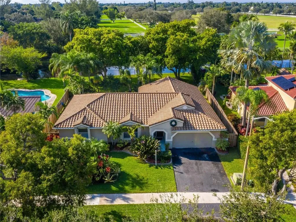 4941 Hawkes Bluff Avenue Davie FL 33331