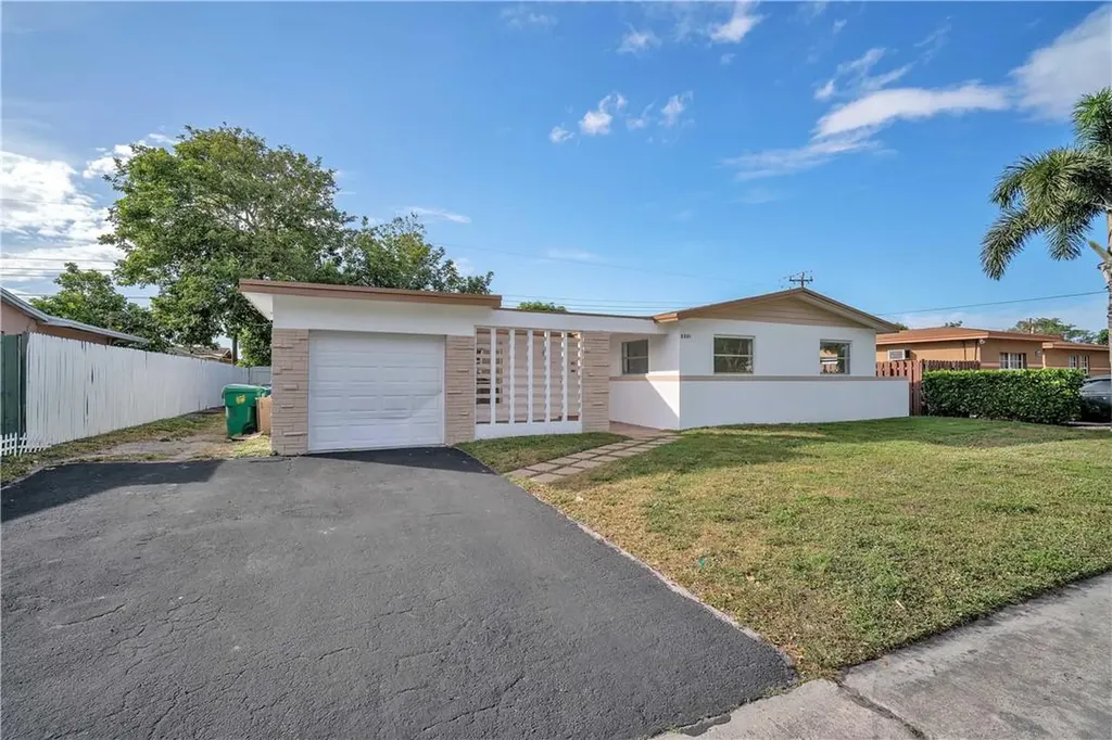 2201 NW 43rd Terrace Lauderhill FL 33313