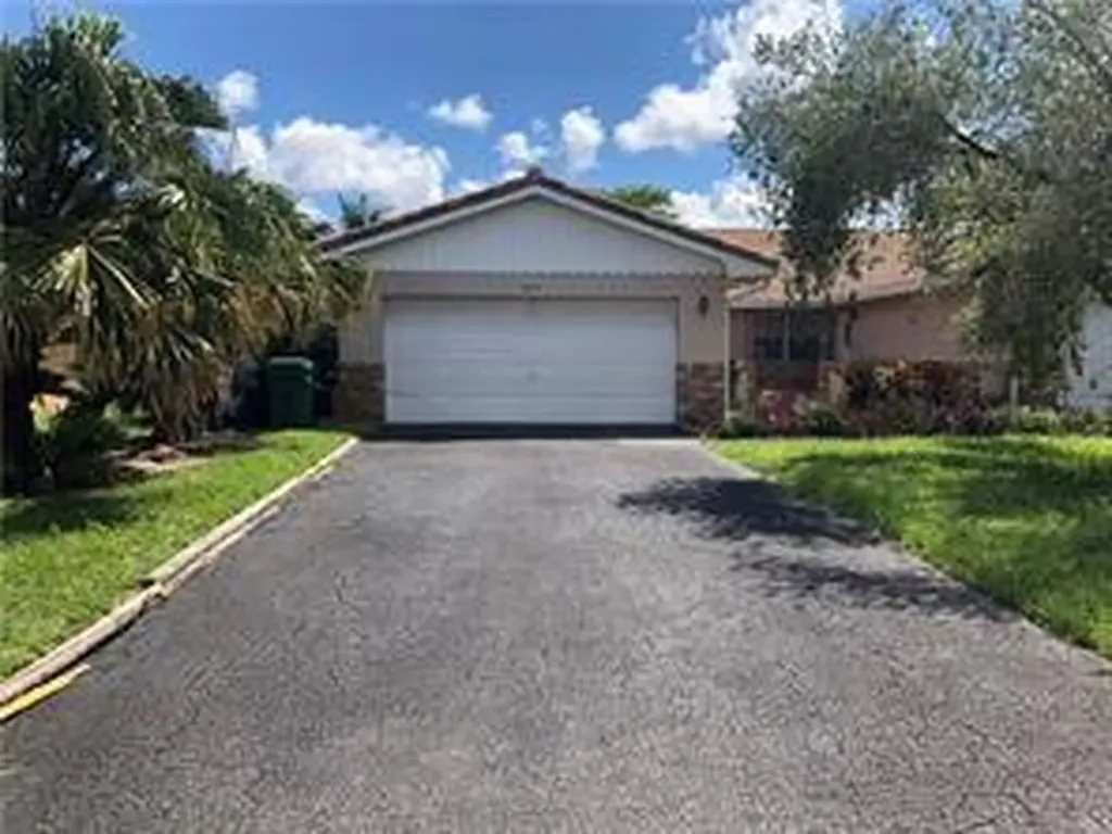 2977 NW 103rd Lane Coral Springs FL 33065
