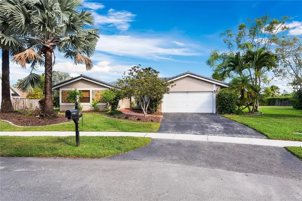 470 SW 169th Terrace Weston FL 33326