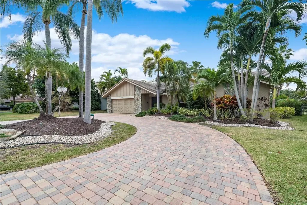 153 NW 104th Avenue Coral Springs FL 33071