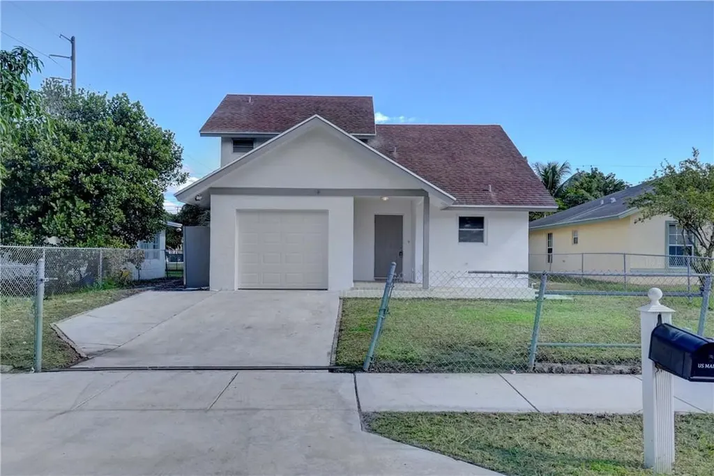 137 NW 11th Avenue Delray Beach FL 33444