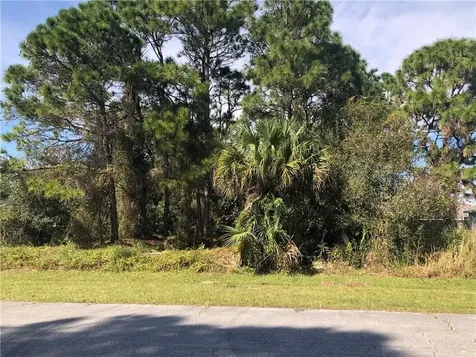 885 SW Saltonstall Terrace Port St Lucie FL 34953