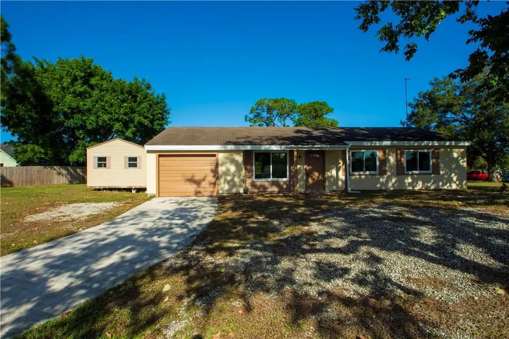 321 SW Winter Lane Port St Lucie FL 34953
