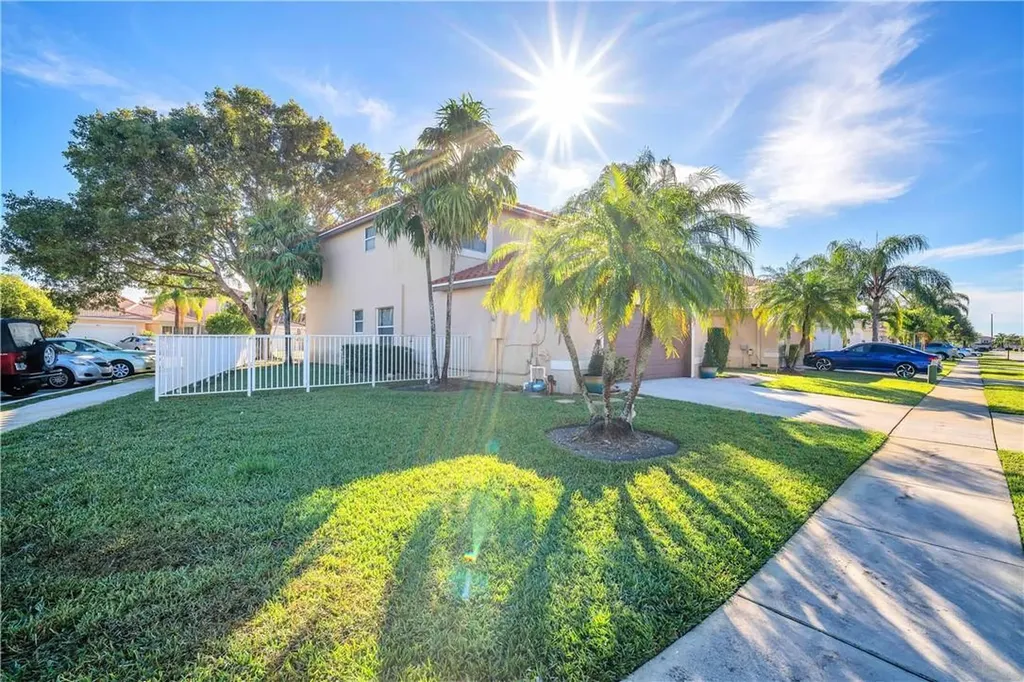 1317 SW 181st Avenue Pembroke Pines FL 33029