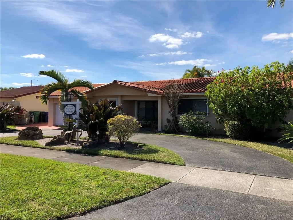 1822 SW 104th Place Miami FL 33165
