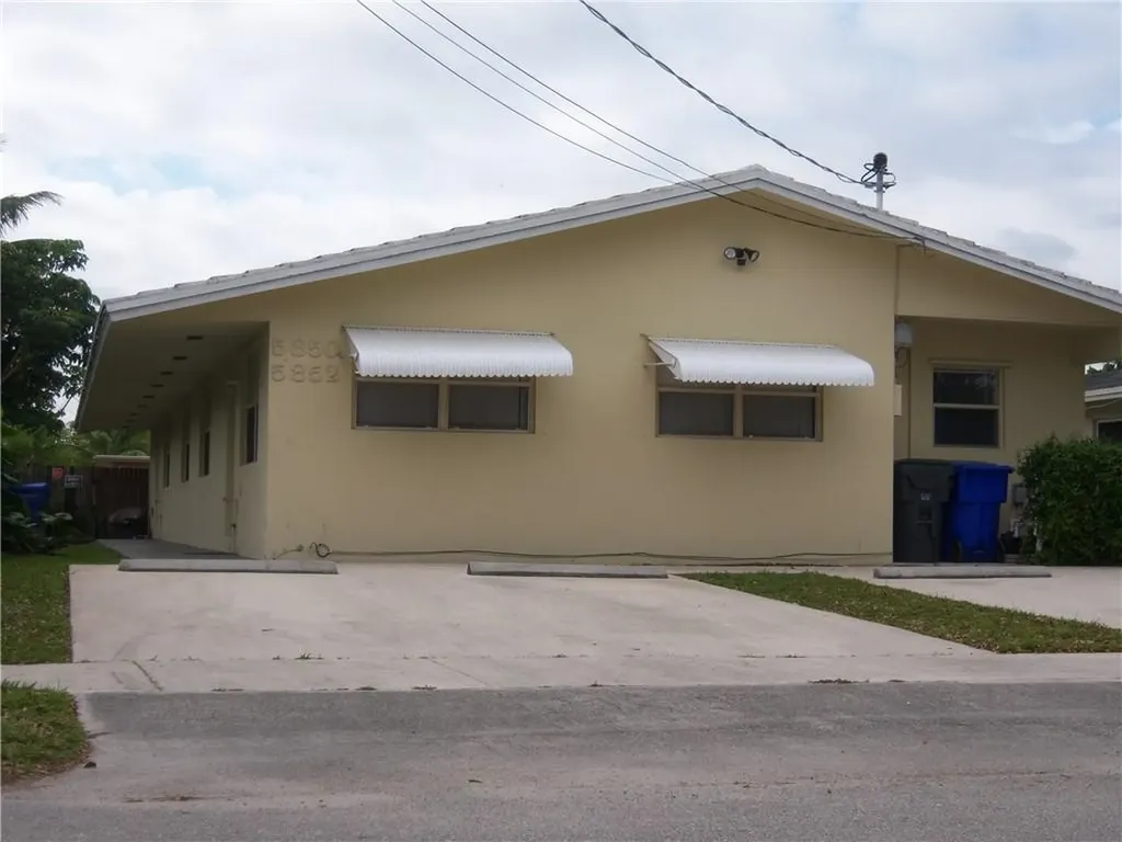 5850-5852 Lincoln Street Hollywood FL 33021