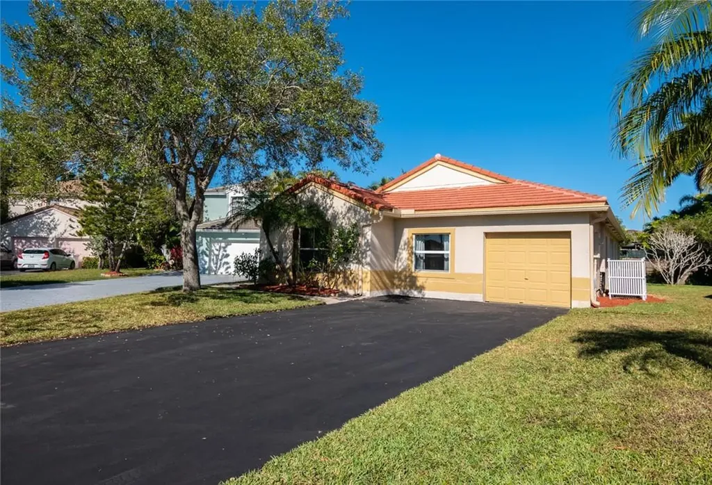 19283 NW 22nd Street Pembroke Pines FL 33029