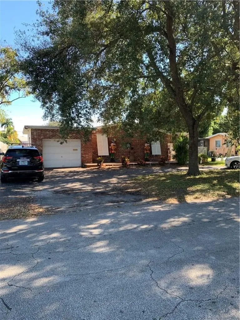 1631 SW 71st Terrace Pembroke Pines FL 33023