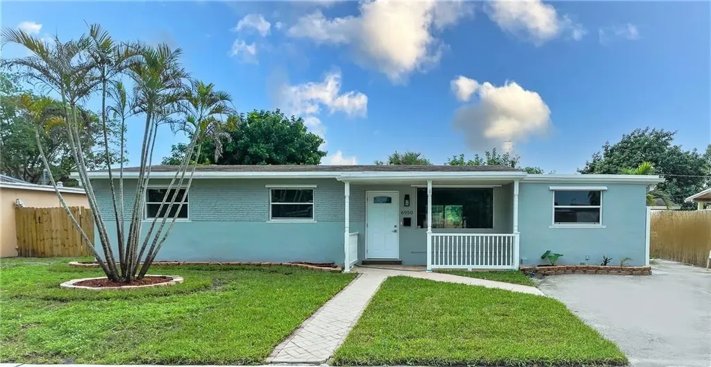 6950 Fillmore Street Hollywood FL 33024