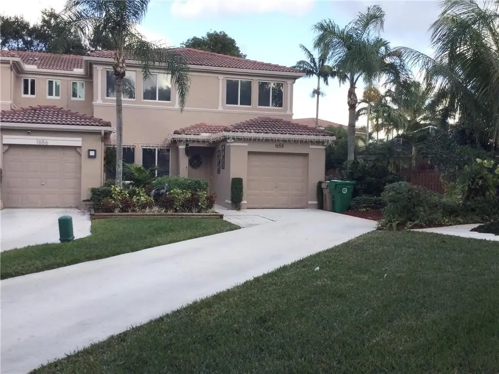 1658 SW 109th Terrace Davie FL 33324