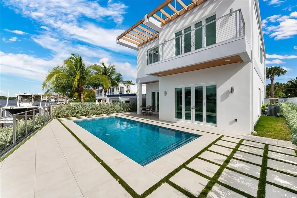 1713 N Riverside Drive Pompano Beach FL 33062