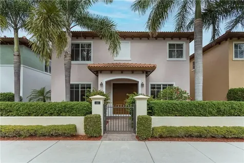 112 NW Gardner Street Boca Raton FL 33432
