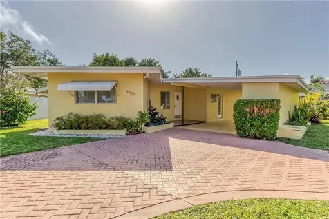 3220 Fiesta Way Pompano Beach FL 33062