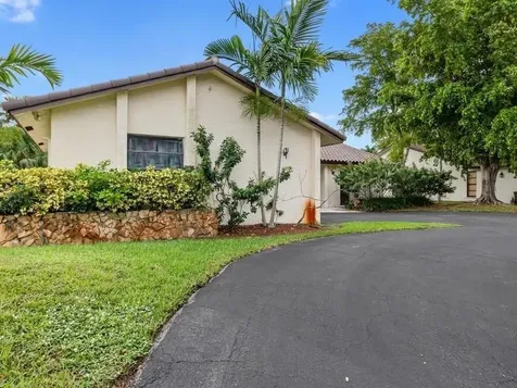 9080 NW 12th Street Plantation FL 33322
