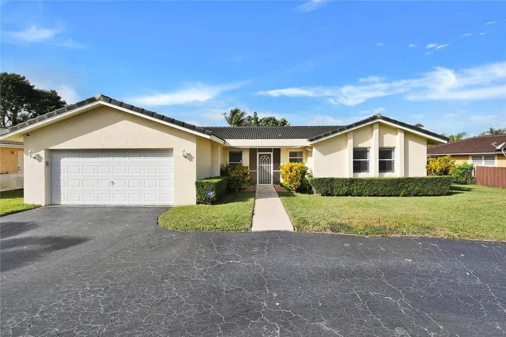 282 NW 90th Avenue Coral Springs FL 33071