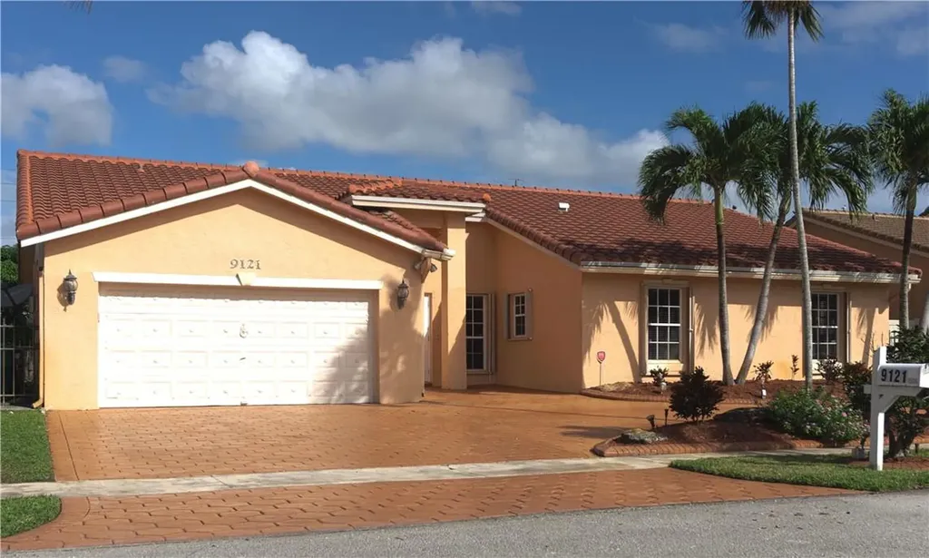 9121 N Lake Miramar Circle Miramar FL 33025