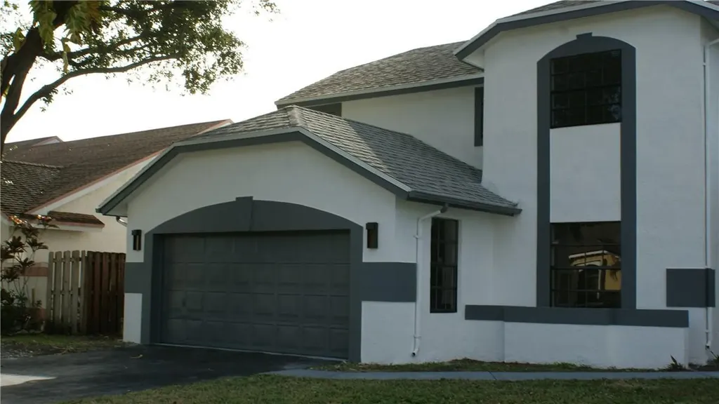 5185 NW 75th Avenue Lauderhill FL 33319
