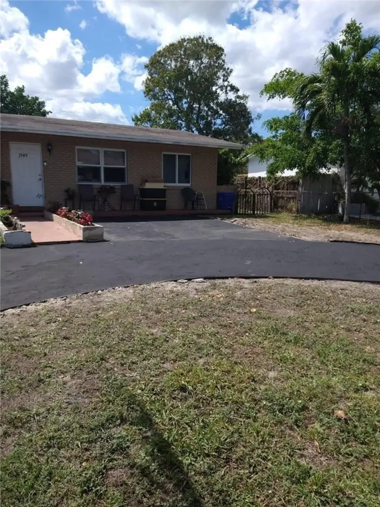 1949 Gardenia Road Plantation FL 33317