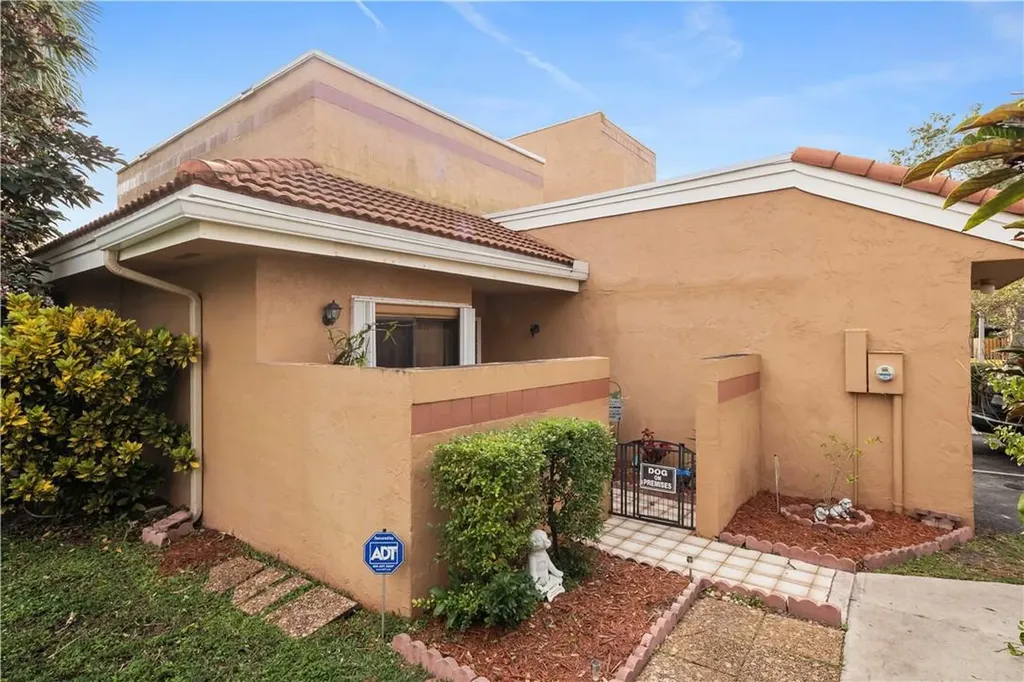 12000 S Las Palmas Drive Pembroke Pines FL 33025