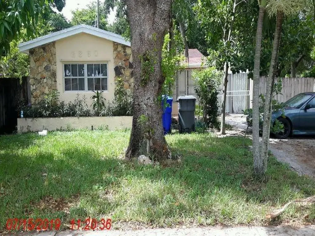 6390 Atlanta Street Hollywood FL 33024