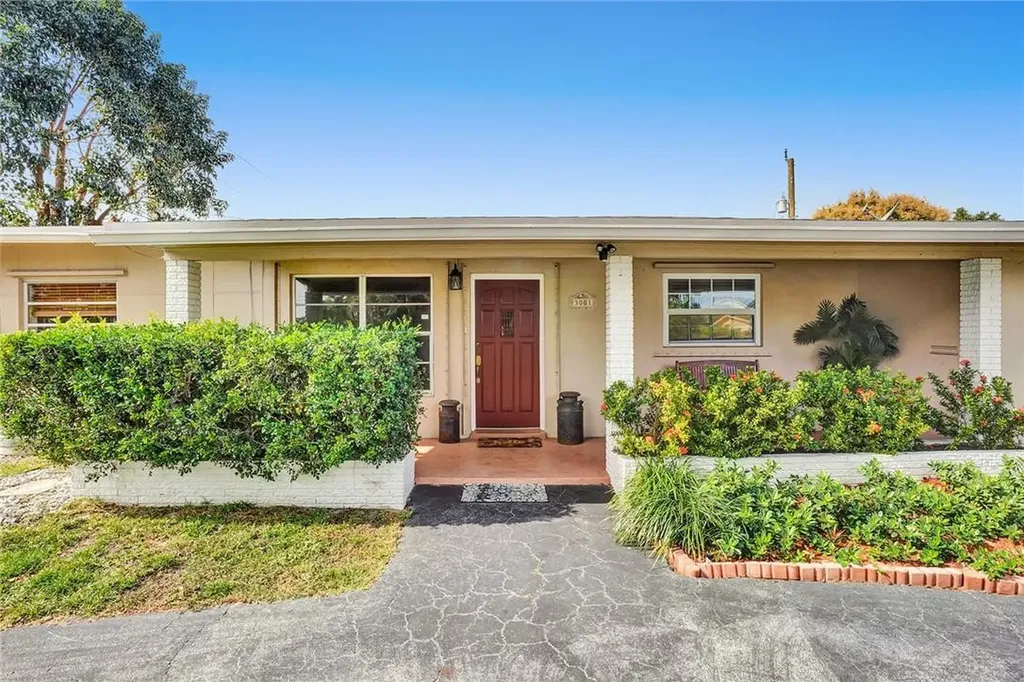 3001 NE 8th Terrace Pompano Beach FL 33064