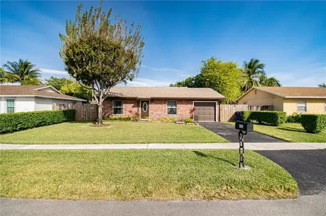 8221 SW 7th Street North Lauderdale FL 33068