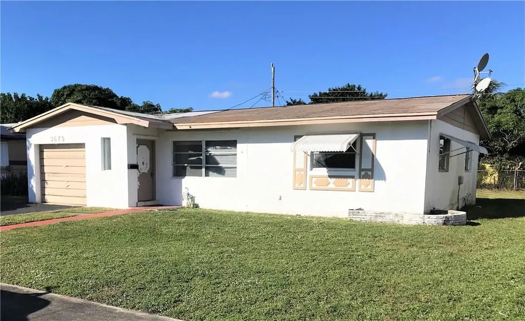 3679 NW 28th Court Lauderdale Lakes FL 33311