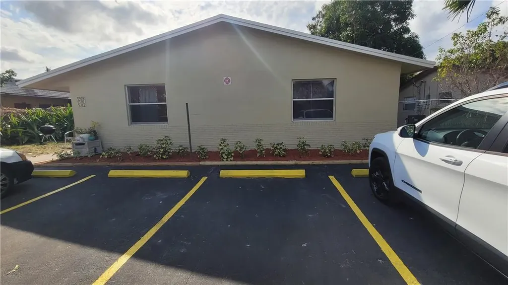 5308-5312 NW 18th Place Lauderhill FL 33313