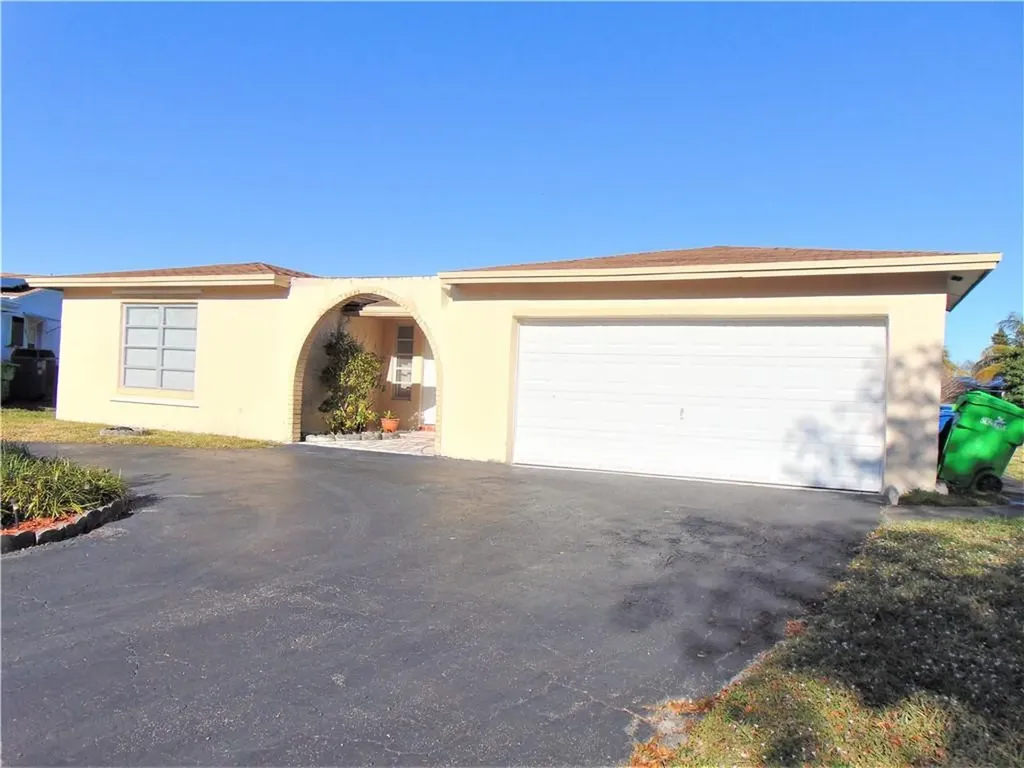 2460 NW 94th Way Sunrise FL 33322