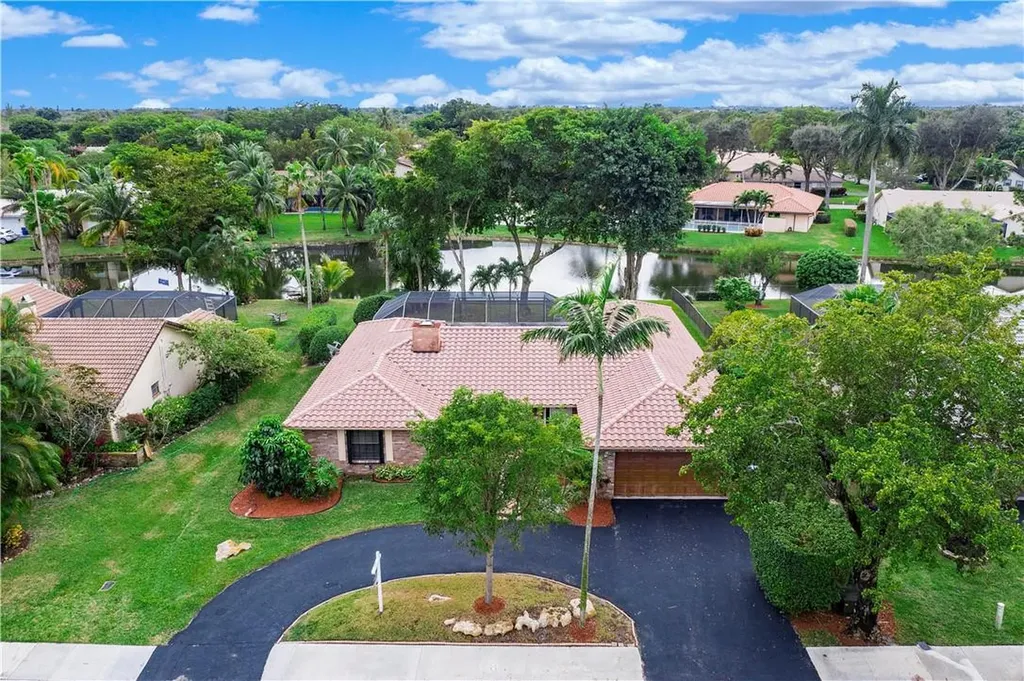 11162 Lakeview Drive Coral Springs FL 33071